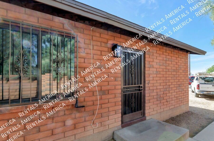 Newly renovated 3 Bedroom 2 Bath property image