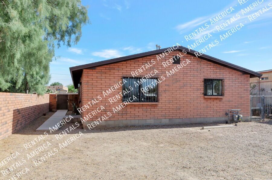 Newly renovated 3 Bedroom 2 Bath property image