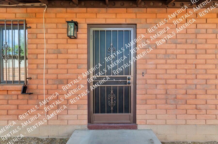 Newly renovated 3 Bedroom 2 Bath property image