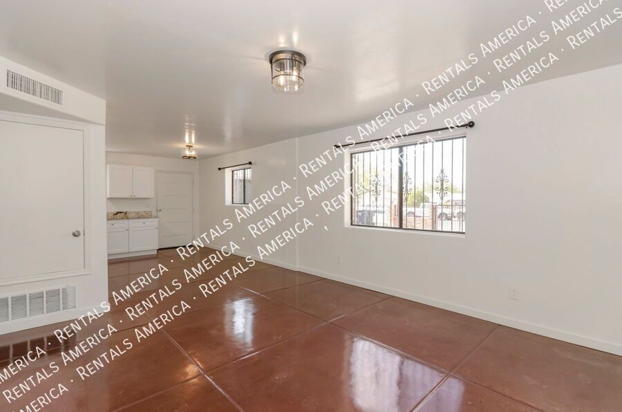 Newly renovated 3 Bedroom 2 Bath property image
