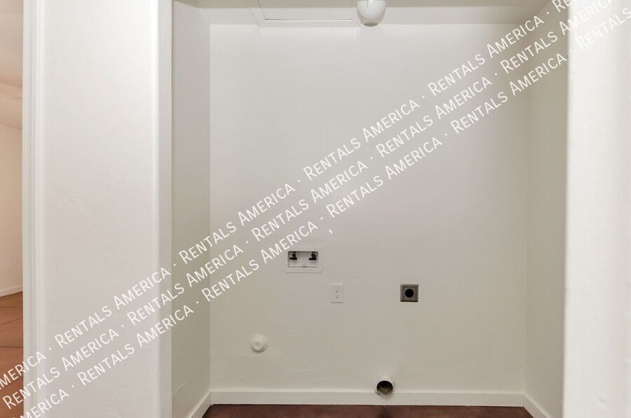 Newly renovated 3 Bedroom 2 Bath property image
