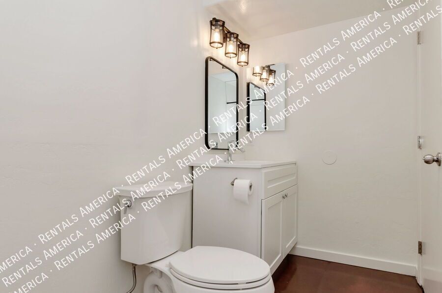 Newly renovated 3 Bedroom 2 Bath property image