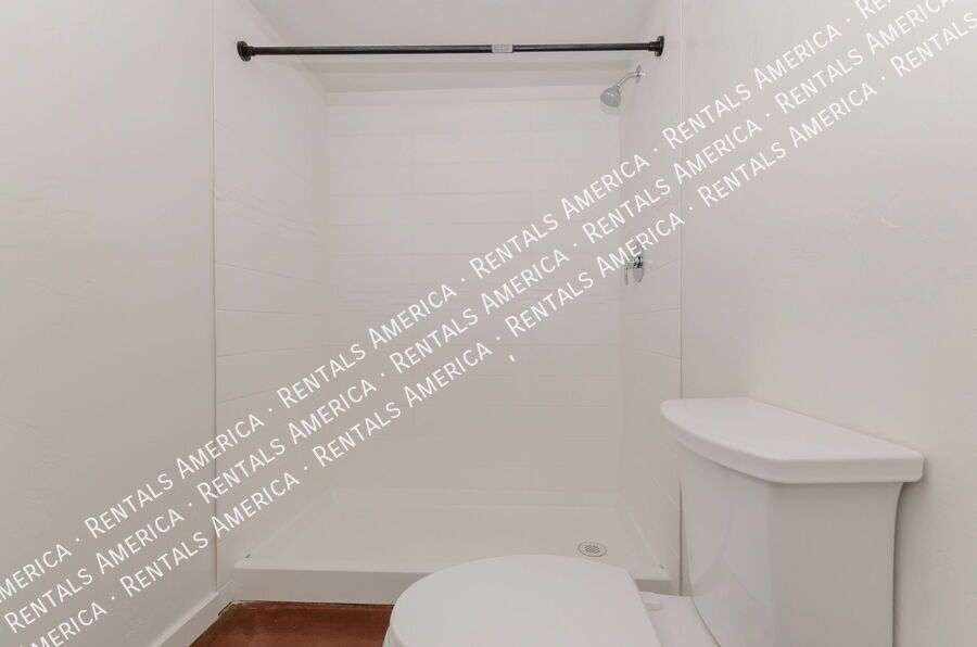 Newly renovated 3 Bedroom 2 Bath property image