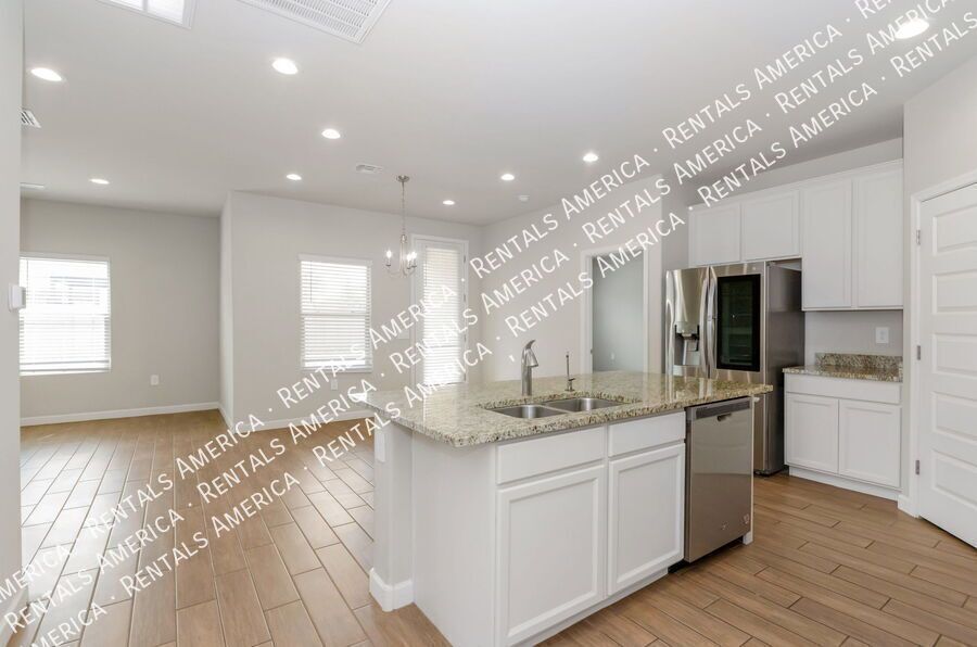 3 Bed / 2 Bath Home in Saguaro Bloom with Mountain Views + Amenities property image