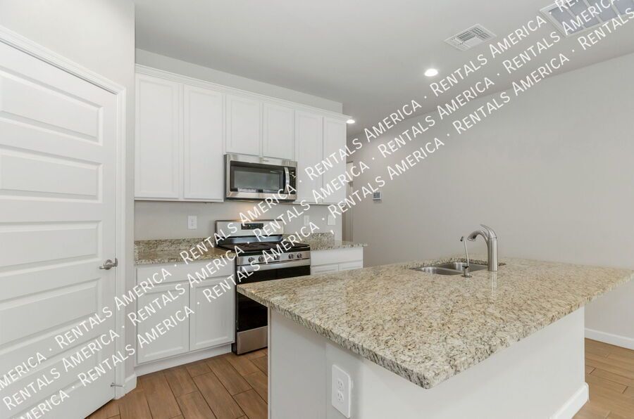3 Bed / 2 Bath Home in Saguaro Bloom with Mountain Views + Amenities property image