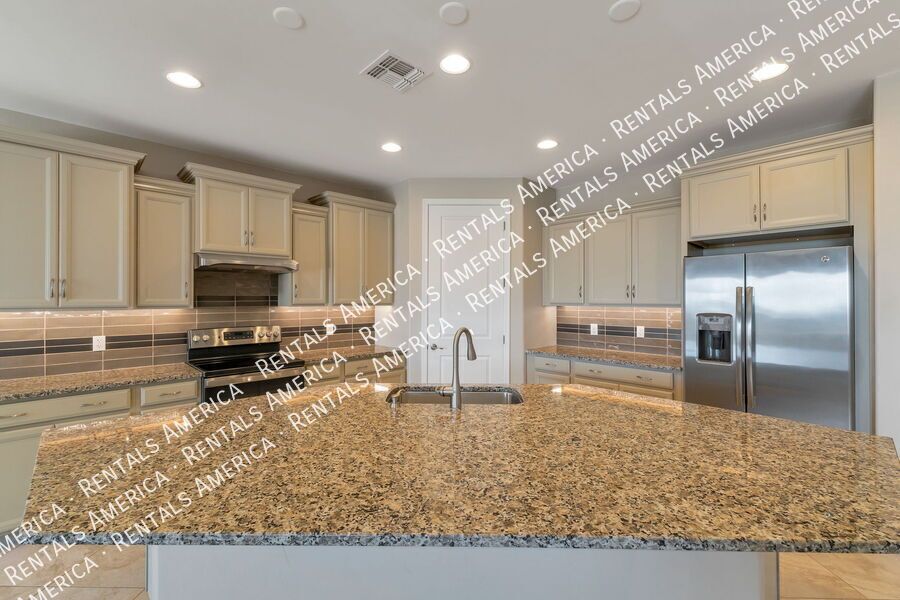 Beautiful home in gated Dove Mountain! property image
