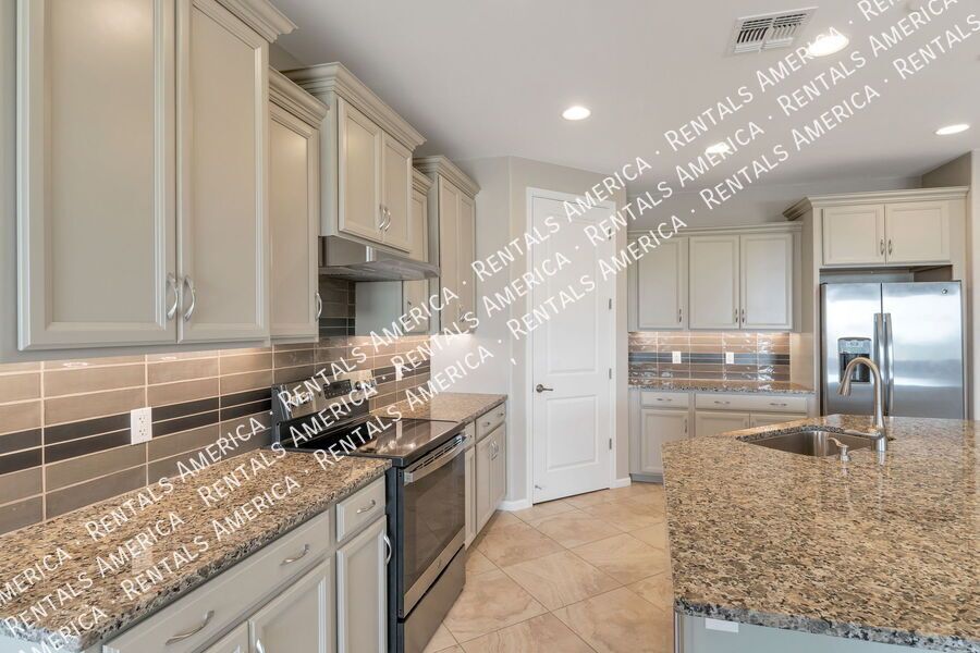 Beautiful home in gated Dove Mountain! property image