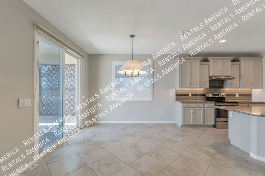 Beautiful home in gated Dove Mountain! property image