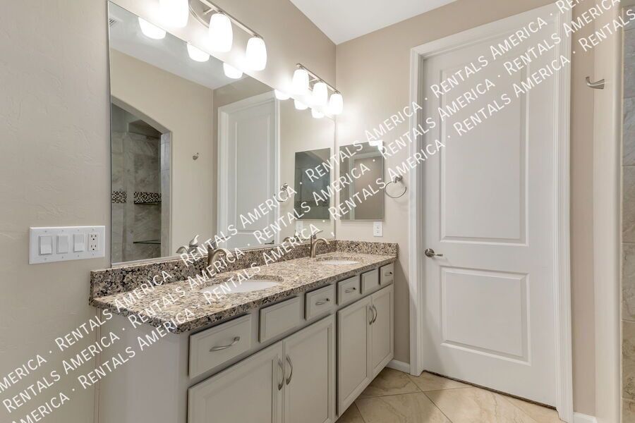 Beautiful home in gated Dove Mountain! property image