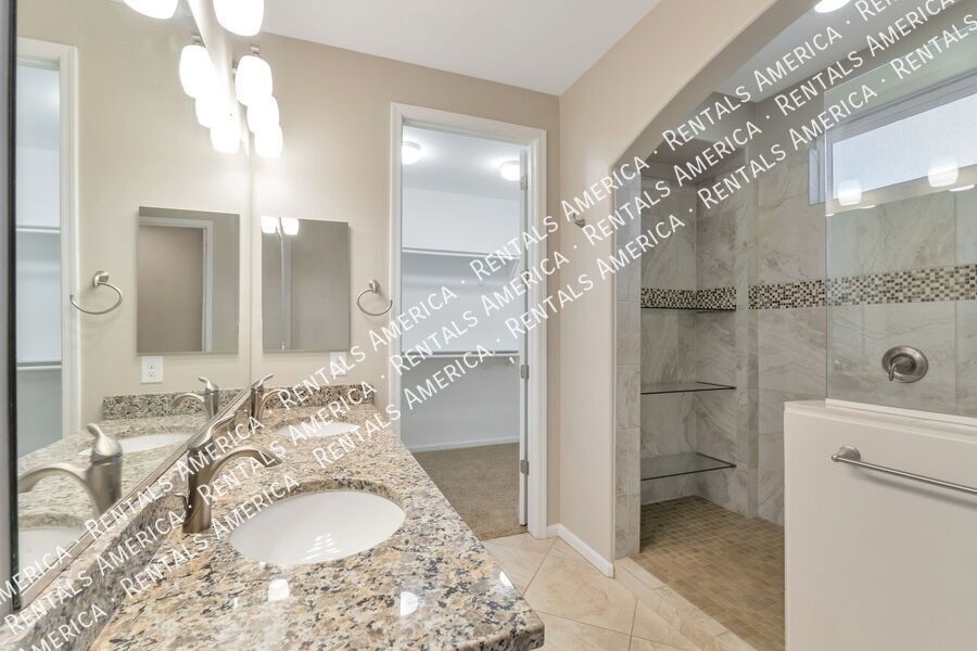 Beautiful home in gated Dove Mountain! property image