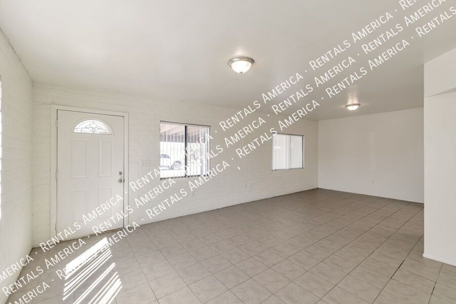 Move in Special 3 Bed / 2 Bath Duplex property image