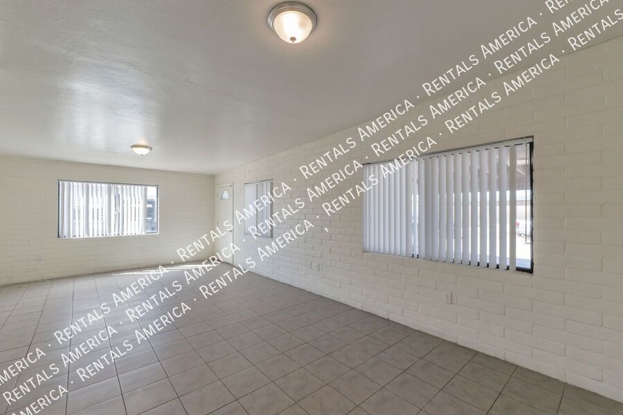 Move in Special 3 Bed / 2 Bath Duplex property image