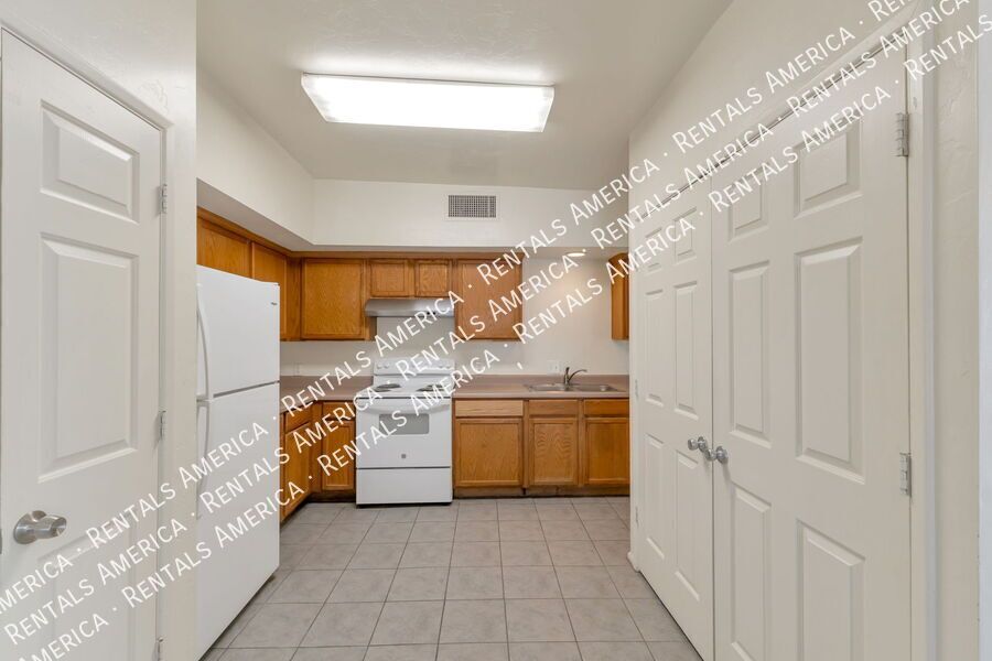 Move in Special 3 Bed / 2 Bath Duplex property image
