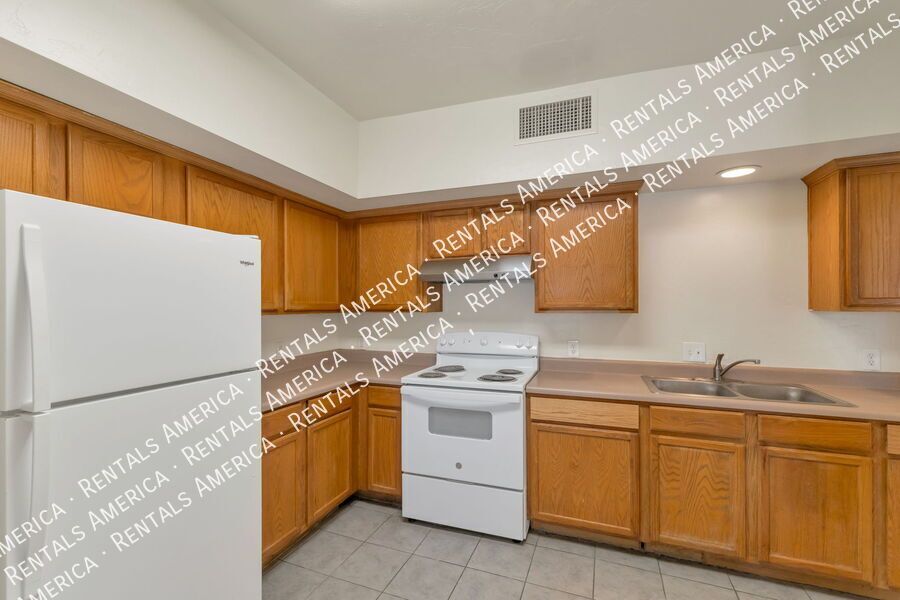 Move in Special 3 Bed / 2 Bath Duplex property image