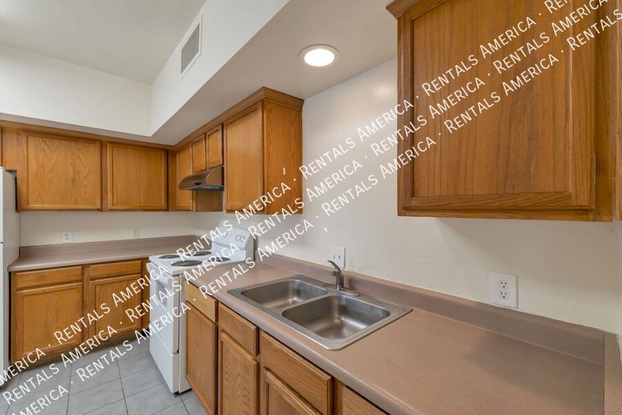 Move in Special 3 Bed / 2 Bath Duplex property image