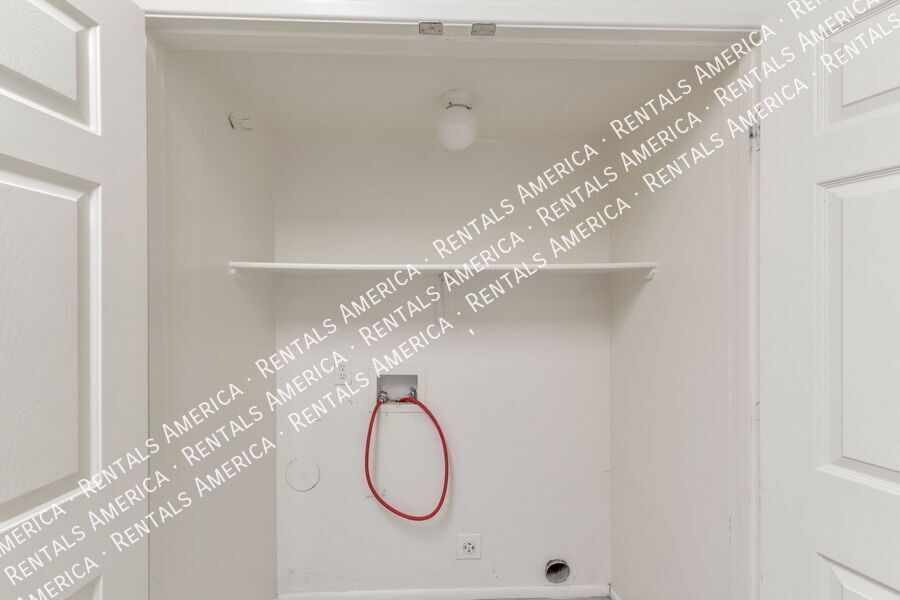 Move in Special 3 Bed / 2 Bath Duplex property image