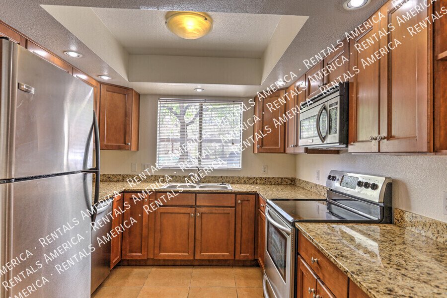 Beautiful 2/2 Foothills Condo in Gated Villas at Sabino Canyon! property image