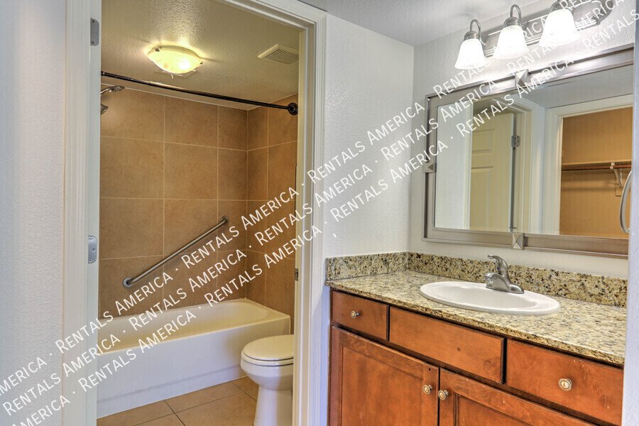 Beautiful 2/2 Foothills Condo in Gated Villas at Sabino Canyon! property image
