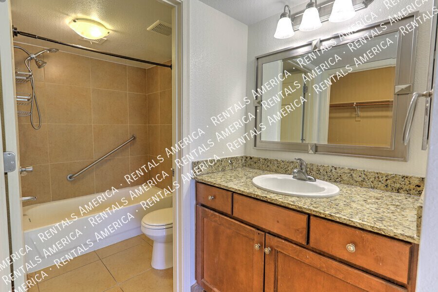 Beautiful 2/2 Foothills Condo in Gated Villas at Sabino Canyon! property image