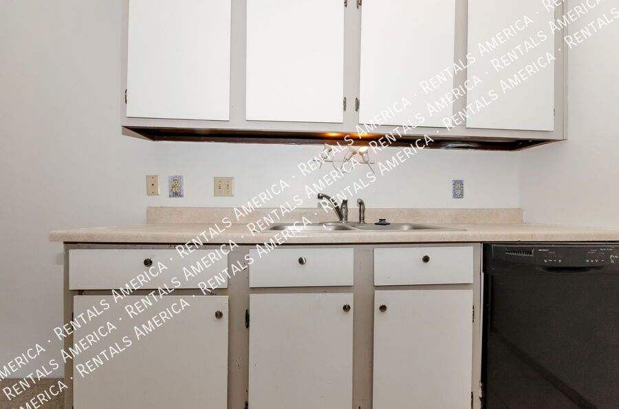 Large one bedroom condo property image