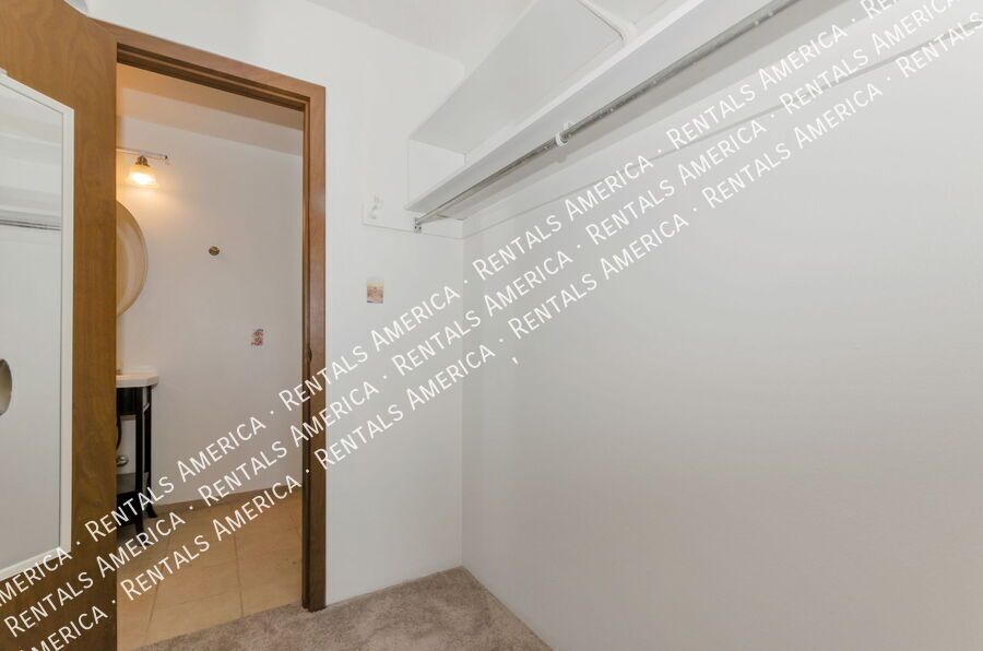 Large one bedroom condo property image