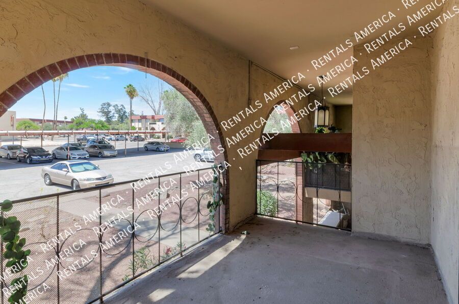 Large one bedroom condo property image