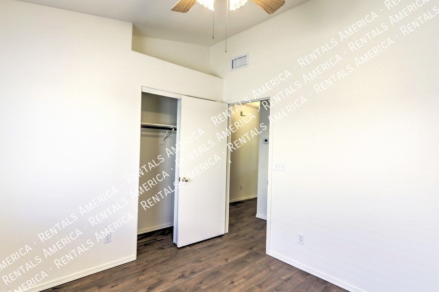 Modern and bright open-concept 3/2 Home property image