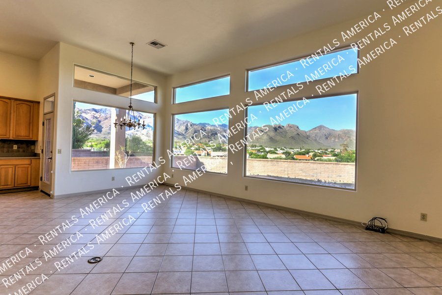 Stunning 3/2 Home with Amazing Mountain Views!! property image