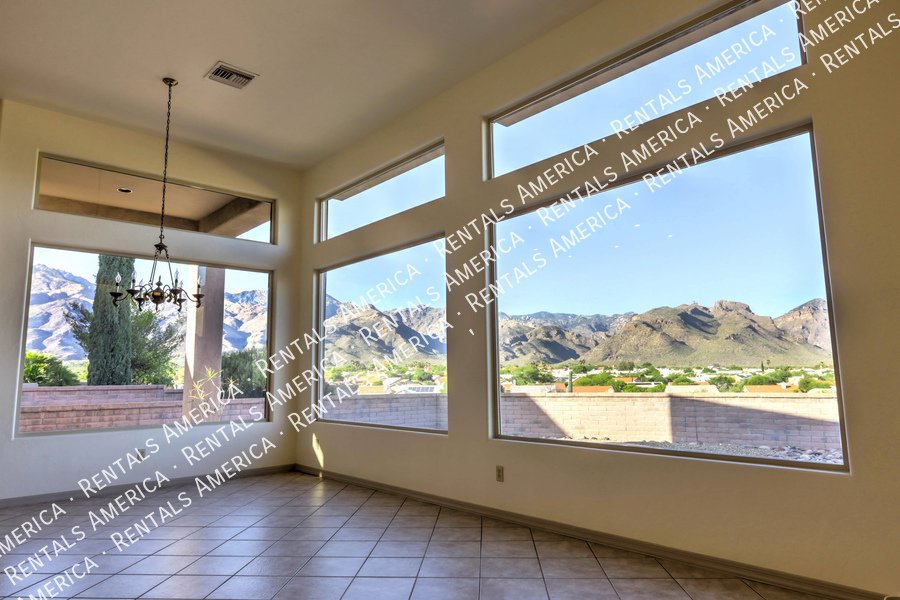 Stunning 3/2 Home with Amazing Mountain Views!! property image