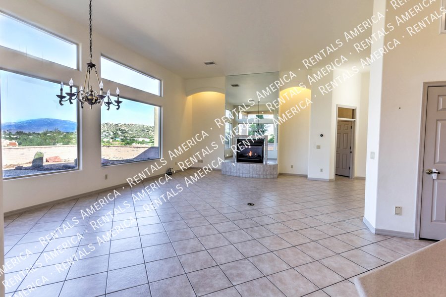Stunning 3/2 Home with Amazing Mountain Views!! property image