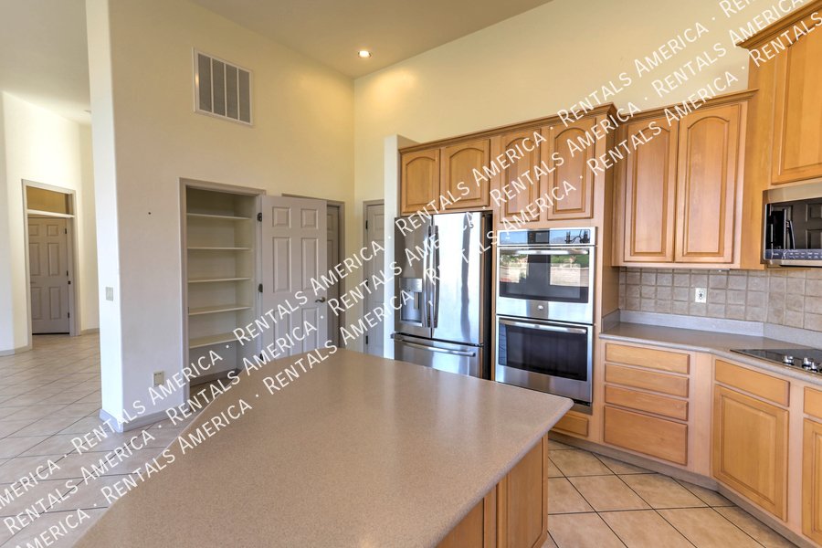 Stunning 3/2 Home with Amazing Mountain Views!! property image