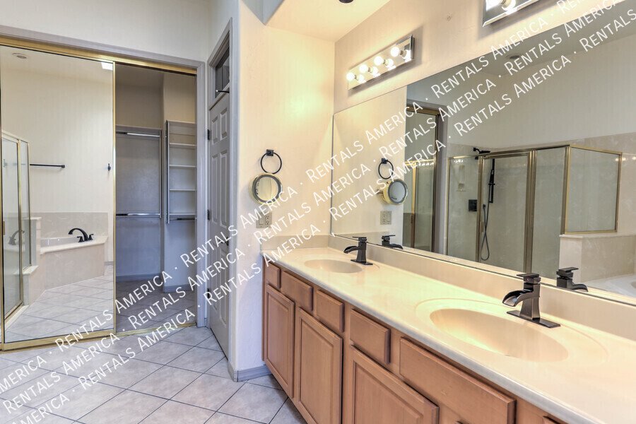 Stunning 3/2 Home with Amazing Mountain Views!! property image