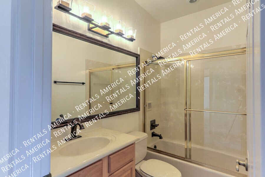 Stunning 3/2 Home with Amazing Mountain Views!! property image