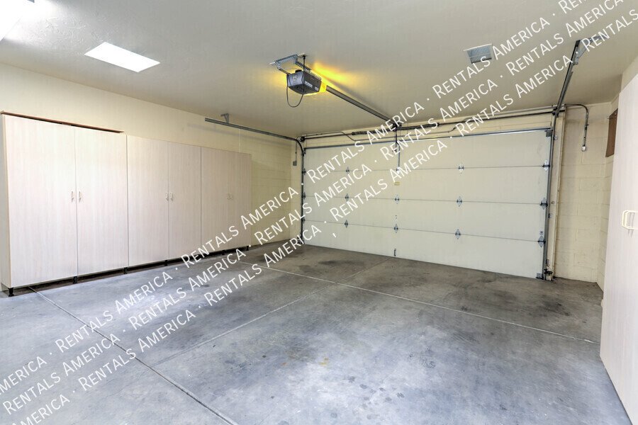 Stunning 3/2 Home with Amazing Mountain Views!! property image