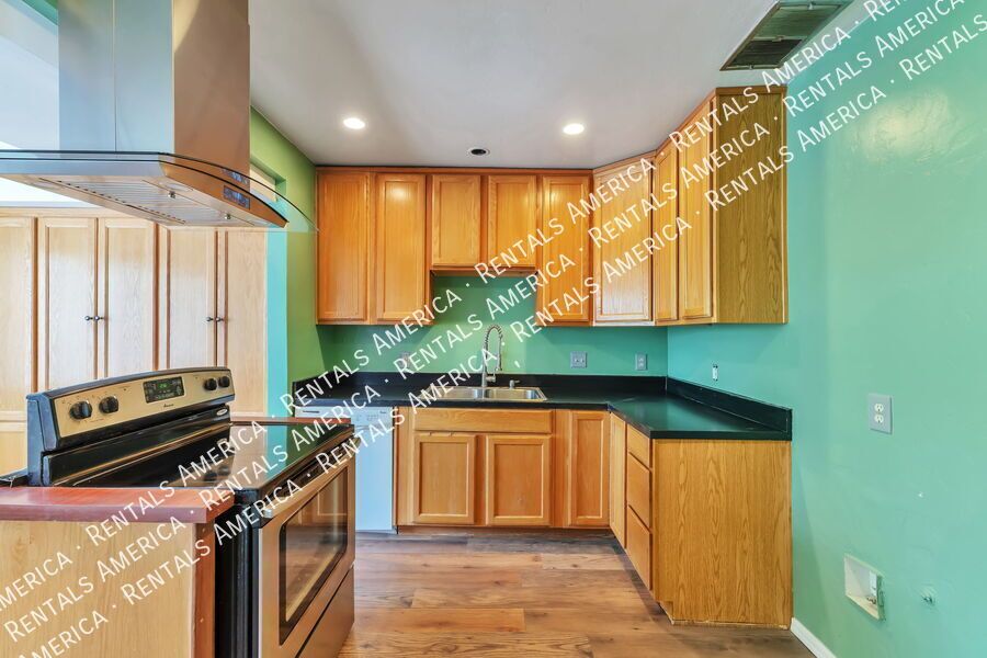 Charming home in the Three Points area property image