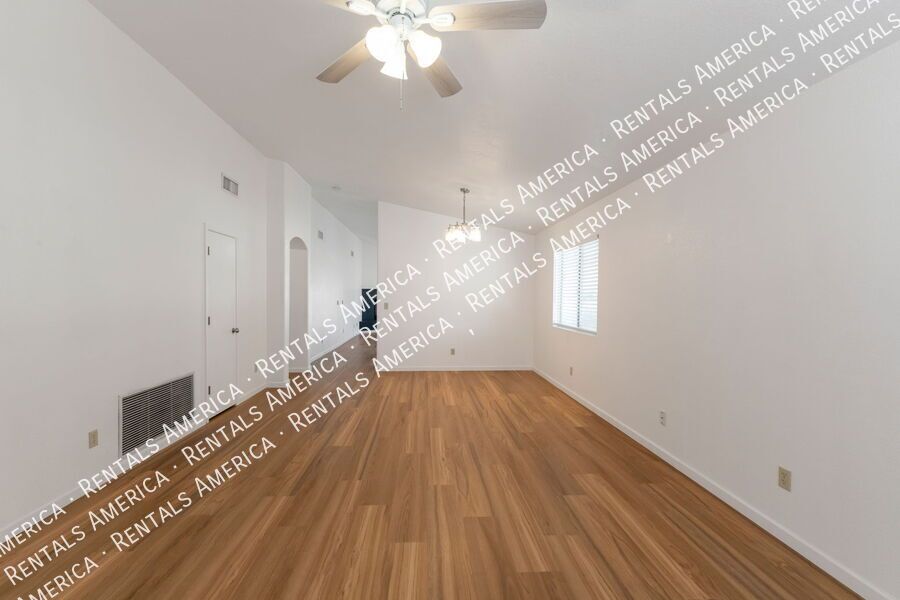 Rita Ranch- Beautiful 3 bedroom 2 bathroom property image