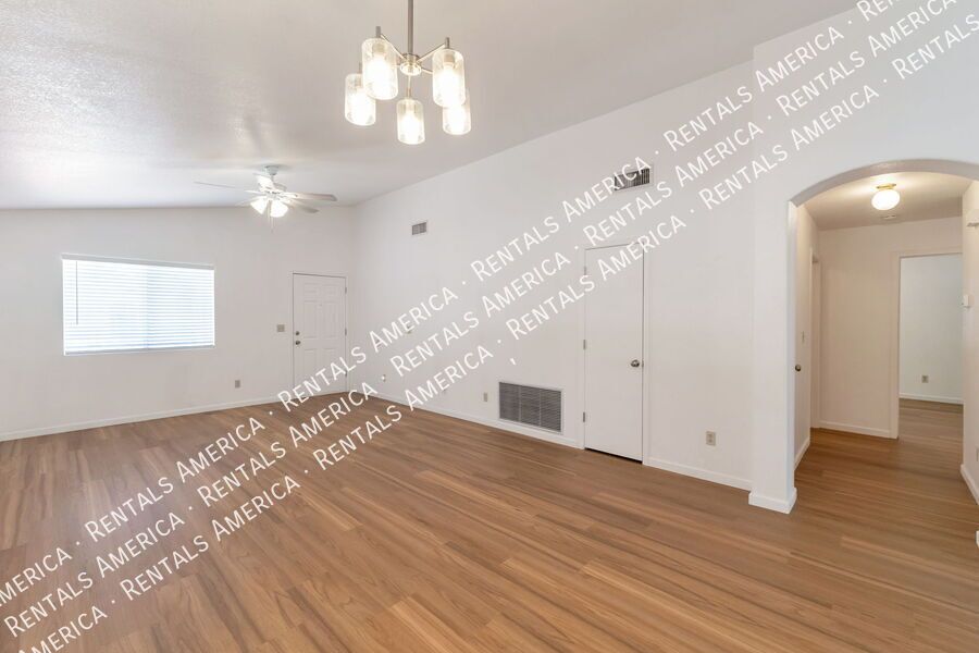 Rita Ranch- Beautiful 3 bedroom 2 bathroom property image