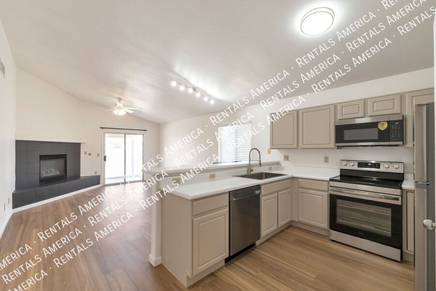 Rita Ranch- Beautiful 3 bedroom 2 bathroom property image