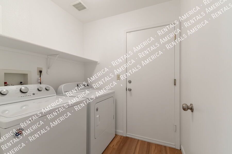 Rita Ranch- Beautiful 3 bedroom 2 bathroom property image