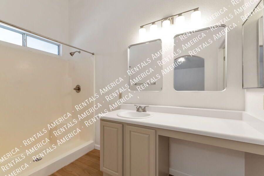 Rita Ranch- Beautiful 3 bedroom 2 bathroom property image
