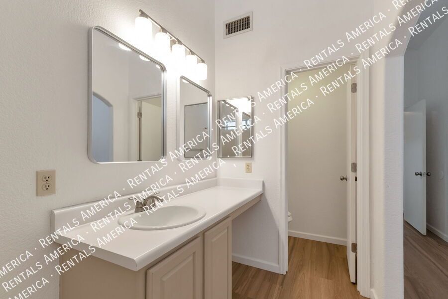 Rita Ranch- Beautiful 3 bedroom 2 bathroom property image