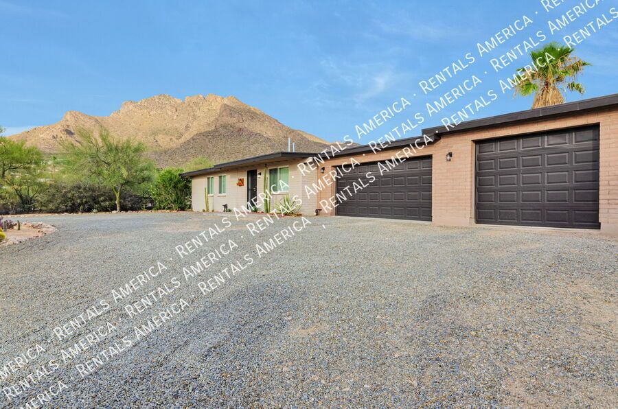 Updated Oro Valley with views from the pool! property image