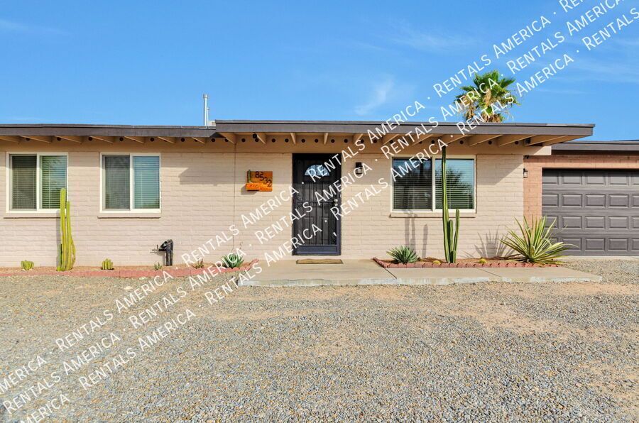 Updated Oro Valley with views from the pool! property image