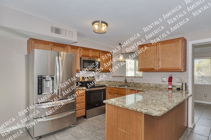 Updated Oro Valley with views from the pool! property image
