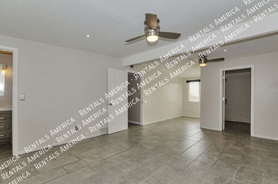 Updated Oro Valley with views from the pool! property image