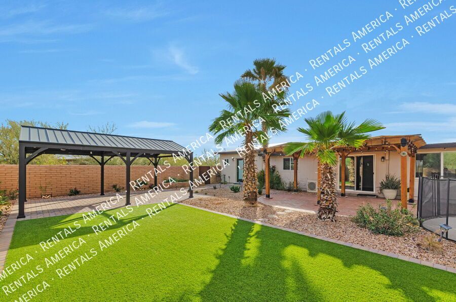 Updated Oro Valley with views from the pool! property image