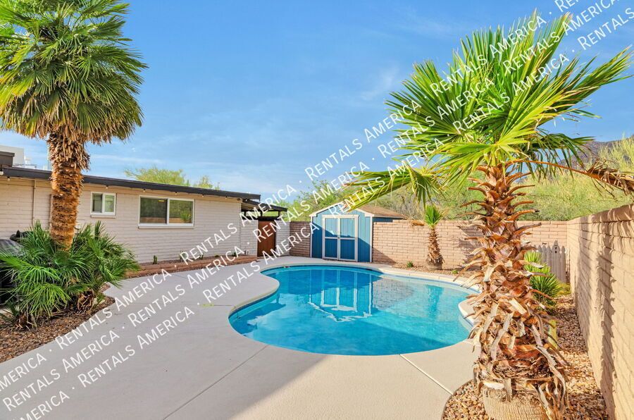 Updated Oro Valley with views from the pool! property image