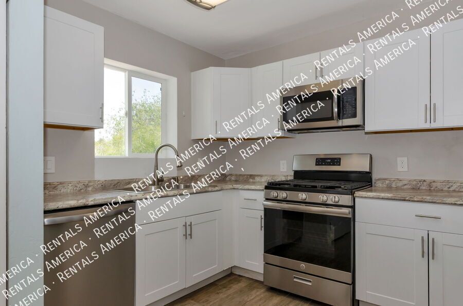 3 Bedroom 2 bath home in Tucson's Speedway Park neighborhood property image