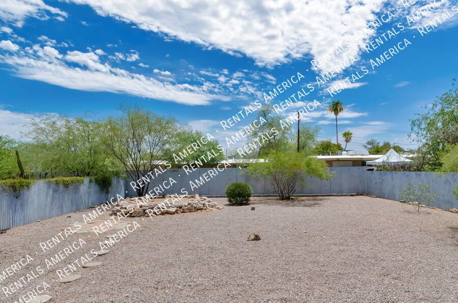 3 Bedroom 2 bath home in Tucson's Speedway Park neighborhood property image