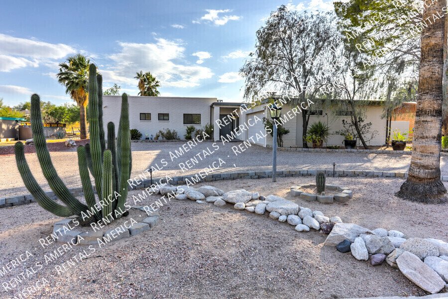 Beautiful 3/2 bedroom home with POOL property image